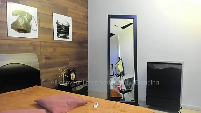 KatyaBlonding online show from November 13, 2025, 4:11 pm