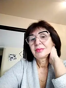 AlbinaXPretty online show from November 17, 2025, 9:24 am