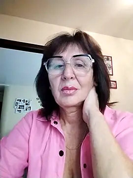 AlbinaXPretty online show from September 17, 2025, 8:05 am