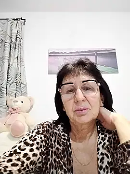 AlbinaXPretty online show from January 10, 2026, 11:00 pm