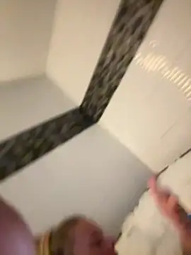 Snapshot of brittney099 chatting on November 18, 2025, 5:22 am brittney099 online show from November 18, 2025, 5:22 am