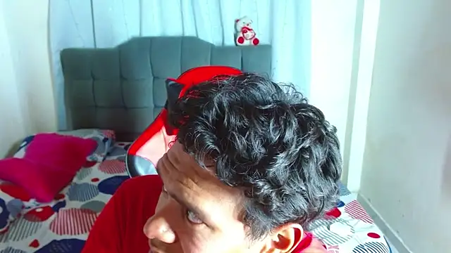 kelvin jhoseth1 online show from December 23, 2025, 2:11 am