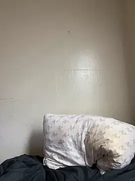 xocrybaby online show from March 19, 2025, 8:32 pm