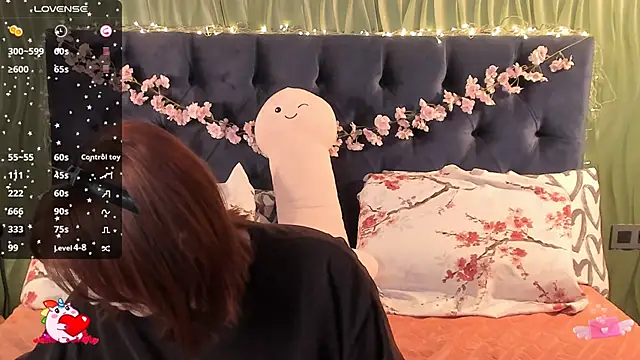 Snapshot of AliceLanley chatting on October 3, 2025, 11:12 am AliceLanley online show from October 3, 2025, 11:12 am