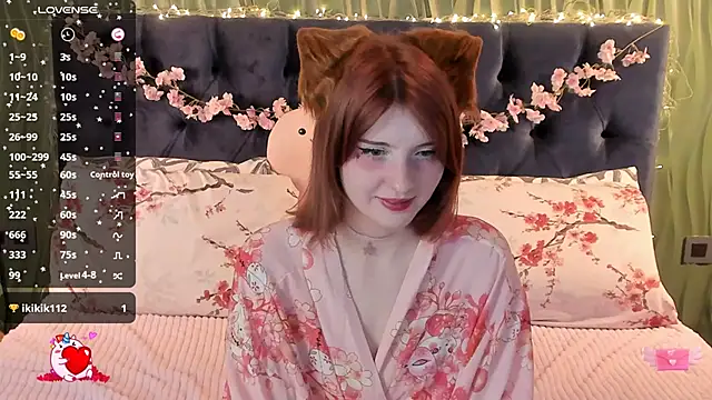 Snapshot of AliceLanley chatting on September 28, 2025, 12:34 pm AliceLanley online show from September 28, 2025, 12:34 pm