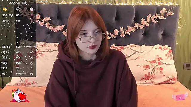 Snapshot of AliceLanley chatting on October 1, 2025, 12:09 pm AliceLanley online show from October 1, 2025, 12:09 pm