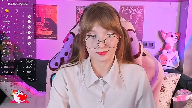 Snapshot of AliceLanley chatting on December 4, 2024, 12:08 pm AliceLanley online show from December 4, 2024, 12:08 pm