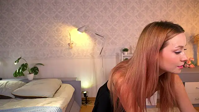 Snapshot of ella_knockers_xl chatting on September 28, 2025, 2:35 pm ella knockers xl online show from September 28, 2025, 2:35 pm