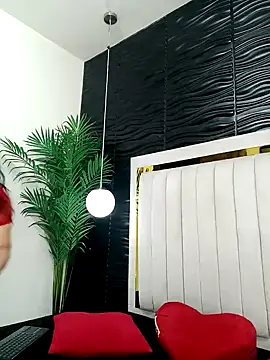 Snapshot of lucia_vonne_ chatting on January 22, 2025, 11:45 am lucia vonne online show from January 22, 2025, 11:45 am