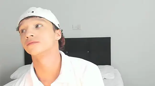 Snapshot of angelcortes chatting on February 28, 2025, 5:15 am angelcortes online show from February 28, 2025, 5:15 am