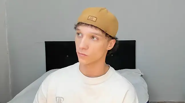 Snapshot of angelcortes chatting on March 21, 2025, 3:57 pm angelcortes online show from March 21, 2025, 3:57 pm