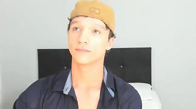 Snapshot of angelcortes chatting on February 22, 2025, 8:53 pm angelcortes online show from February 22, 2025, 8:53 pm