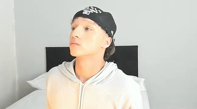 Snapshot of angelcortes chatting on March 4, 2025, 11:22 pm angelcortes online show from March 4, 2025, 11:22 pm