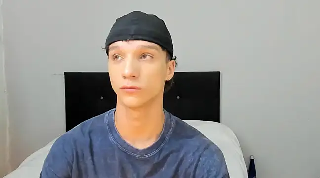 Snapshot of angelcortes chatting on March 21, 2025, 11:55 am angelcortes online show from March 21, 2025, 11:55 am