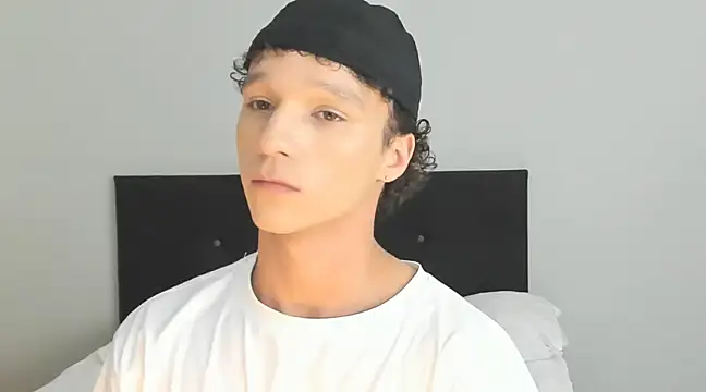 Snapshot of angelcortes chatting on February 23, 2025, 5:18 pm angelcortes online show from February 23, 2025, 5:18 pm