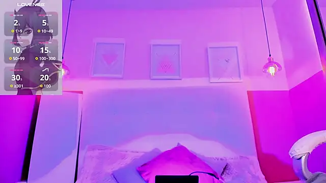 CoralineRicce  online show from October 10, 2025, 11:16 pm