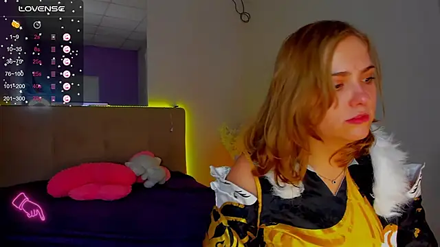 DellaRowe online show from November 17, 2025, 1:26 pm