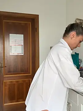 petrouchkaaa  online show from February 5, 2026, 8:54 am