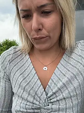 petrouchkaaa  online show from April 19, 2026, 7:42 am