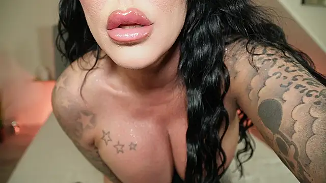 hotmilfbitch online show from May 10, 2026, 7:49 pm