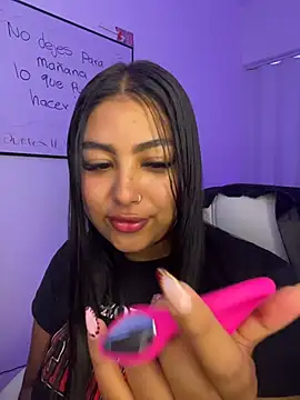 NatashaBrown12 online show from November 8, 2025, 1:03 pm