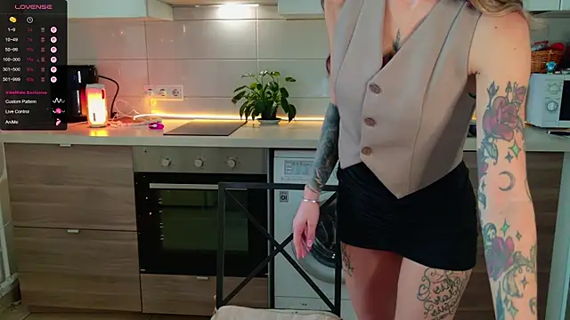 MissLovex online show from November 10, 2025, 5:12 am