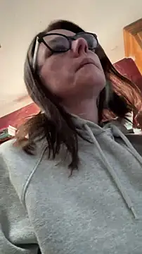 LadyLena1 online show from April 7, 2026, 9:38 pm