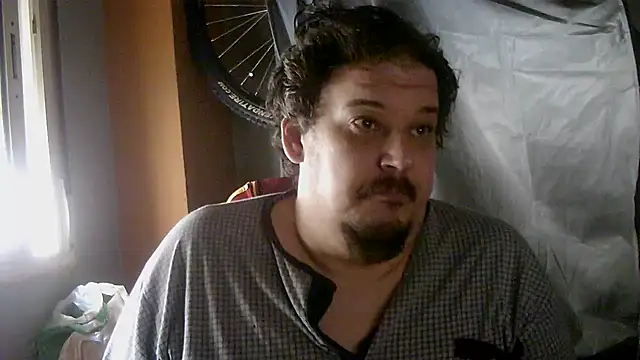 porkorossy online show from November 18, 2025, 8:39 am