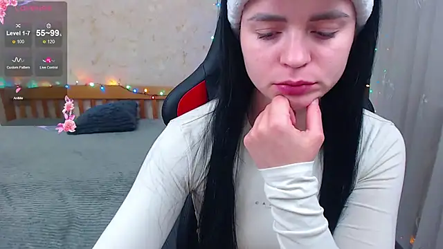 JuicyJess online show from December 19, 2025, 8:55 pm