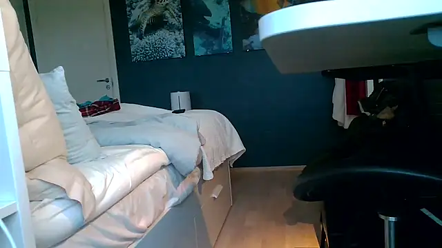 dutch-horny-daddy online show from February 3, 2026, 8:08 am