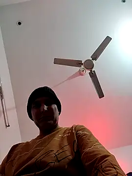 Snapshot of ZIMMY25 chatting on December 17, 2025, 7:41 pm ZIMMY25 online show from December 17, 2025, 7:41 pm