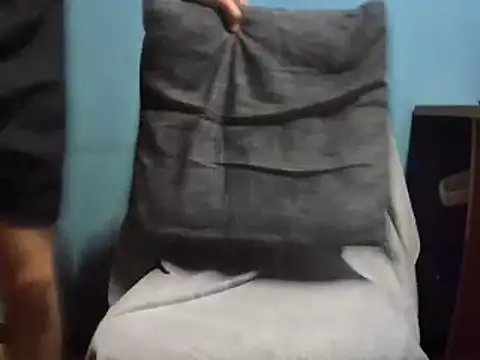 Snapshot of Pol8822 chatting on September 15, 2025, 9:37 pm Pol8822 online show from September 15, 2025, 9:37 pm