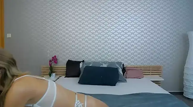 Snapshot of RebekaRalf chatting on March 5, 2025, 7:17 pm RebekaRalf online show from March 5, 2025, 7:17 pm