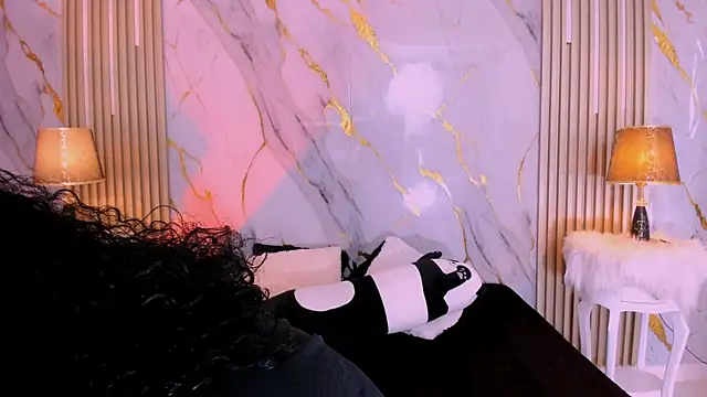 Snapshot of BeckyRusso chatting on October 25, 2025, 2:07 pm BeckyRusso online show from October 25, 2025, 2:07 pm