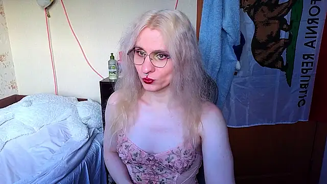 Lori Myaf online show from March 18, 2026, 3:13 pm