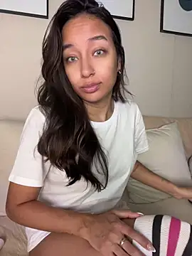 DianaHopson online show from April 8, 2026, 10:28 am