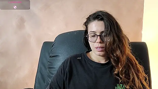 Snapshot of irinasweet27 chatting on December 5, 2025, 2:00 am irinasweet27 online show from December 5, 2025, 2:00 am