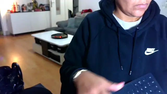 Snapshot of sarametisse26 chatting on December 1, 2025, 6:58 am sarametisse26 online show from December 1, 2025, 6:58 am