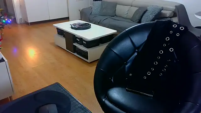 Snapshot of sarametisse26 chatting on December 15, 2025, 7:03 am sarametisse26 online show from December 15, 2025, 7:03 am