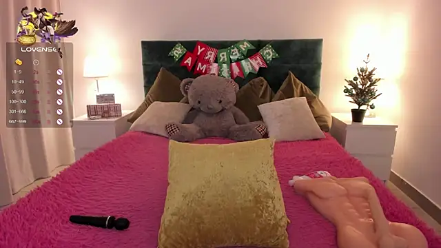 Snapshot of missAngellina chatting on December 4, 2025, 10:20 pm missAngellina online show from December 4, 2025, 10:20 pm