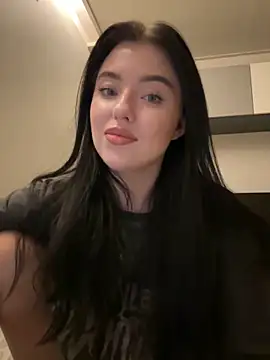 Angela Fosterr online show from December 3, 2025, 6:40 pm