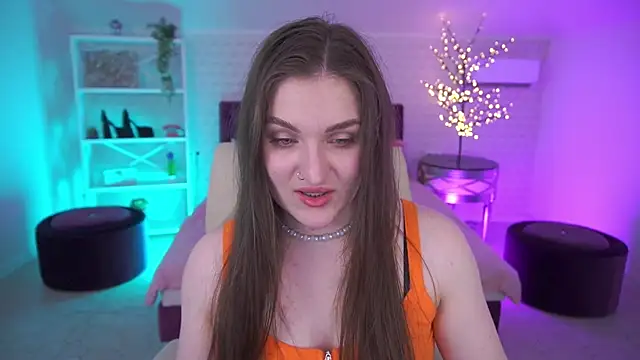 EmmyCharmm online show from May 20, 2026, 5:26 am