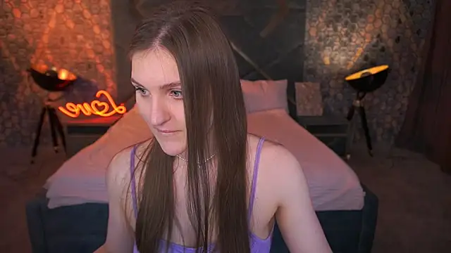 Snapshot of EmmyCharmm chatting on November 5, 2025, 7:00 am EmmyCharmm online show from November 5, 2025, 7:00 am