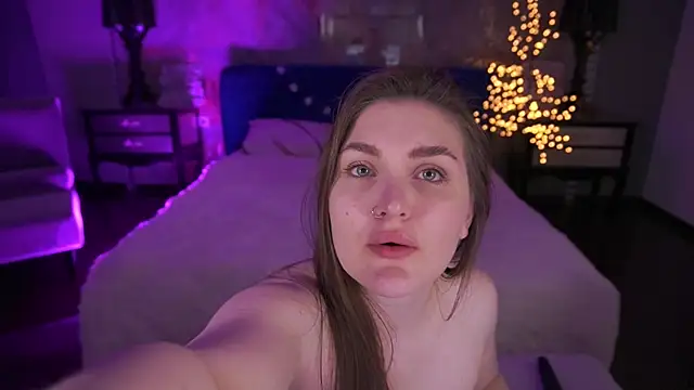 EmmyCharmm online show from April 12, 2026, 5:44 am