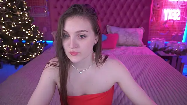 Snapshot of EmmyCharmm chatting on December 15, 2025, 6:52 am EmmyCharmm online show from December 15, 2025, 6:52 am