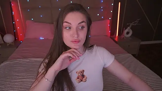 EmmyCharmm online show from March 25, 2026, 6:35 am