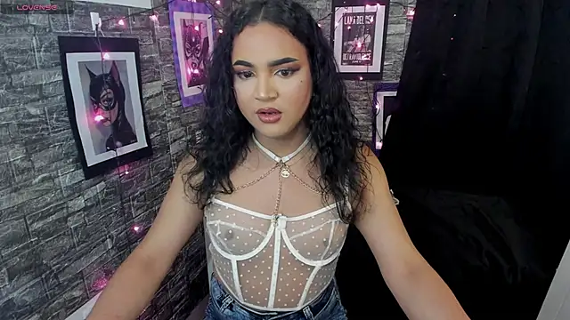 Snapshot of Andrys_ chatting on December 14, 2025, 9:53 pm Andrys online show from December 14, 2025, 9:53 pm