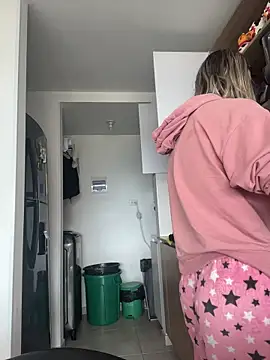 Ameellie online show from January 10, 2026, 3:18 pm