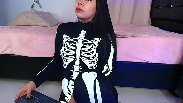 Mia depp online show from November 13, 2025, 10:13 pm