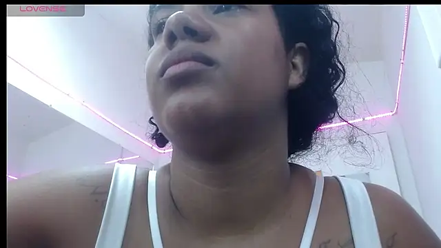 Snapshot of alegriamartinez chatting on October 29, 2025, 7:13 pm alegriamartinez online show from October 29, 2025, 7:13 pm